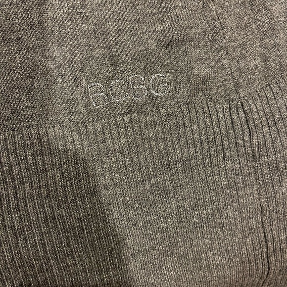 BCBG long sweater , long enough  to wear with leggings -boots great condition - Picture 2 of 6